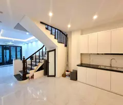 BÁN NHÀ QUỲNH LÔI HAI BÀ TRƯNG NHÀ ĐẸP GIAO THÔNG THUẬN TIỆN THOÁNG SÁNG 50M GIÁ 9,5 TỶ