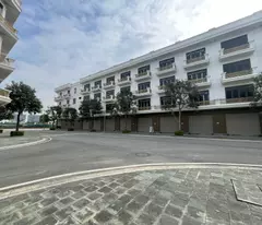 3.25 TỶ SANG TÊN SỔ NGAY. BÀN GIAO NGAY  NHÀ 4 TẦNG. TP.THANH HÓA. LH: 0966 343 969