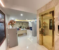 Gia đình cần tiền bán nhà 6 TẦNG – 73m2 - Ô TÔ TRÁNH - THANG MÁY- VỈA HÈ rộng - TƯƠNG LAI 2 MẶT Ô
