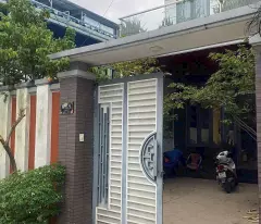 Nhà 1 trệt 2 lầu, mặt tiền đường Đặng Đại Độ - phường Hiệp Hoà, BIÊN HÒA