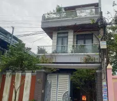 Nhà 1 trệt 2 lầu, mặt tiền đường Đặng Đại Độ - phường Hiệp Hoà, BIÊN HÒA