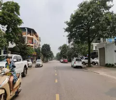 Bán đất trục chính Đặng Xá, Gia Lâm. 101m2 đường 8m thông, mt rộng. 6 tỷ x.