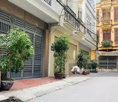 Bán gấp 74m2 đất có nhà riêng 5 tầng, phân lô ôtô tránh, MT 4.5m - 100m ra Hoàng Quốc Việt, 22 tỷ