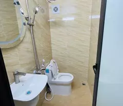 Bán nhà 5 tầng Lĩnh Nam, Hoàng Mai - 28m2, 5,2 tỷ - Vị trí vàng, nhà đẹp, sổ đỏ