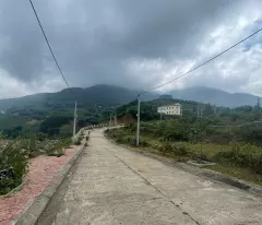 Đất nền tái định cư tại Sapa cần bán gấp, vị trí đẹp, view thung lũng, giá tốt để đầu tư.