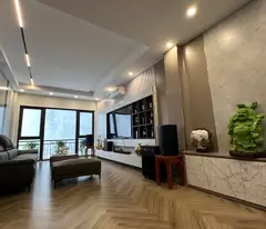 Bán nhà Lâm Du 50 m2 * 6 tầng* 13.1 tỷ, mặt phố kinh doanh, thang máy