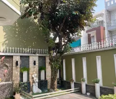 BIỆT THỰ SÂN VƯỜN - MẶT TIỀN KINH DOANH NGAY LÊ VĂN QUỚI - NGANG KHỦNG 10M CHỈ 22.9 TỶ