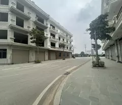 LIỀN KỀ 4 TẦNG VỚI 3.2 TỶ. NHẬN SỔ NGAY. LH: 0966 343 969