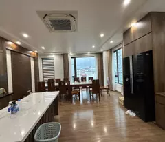 Chính chủ cần bán nhà đẹp tại phố Trần Phú, quận Hà Đông, ngõ rộng, thoáng, ô tô đỗ cửa.
