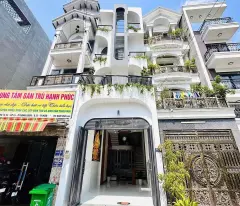 Bán nhà 4 tầng (4x17)  Mặt tiền bờ kè Đường 8m Thạnh Xuân 24, Quận 12 giá tốt