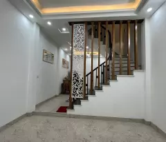Bán nhà Đinh Công Thượng giá 8.95 tỷ, diện tích 43m2, 4 tầng, mặt tiền 5m
