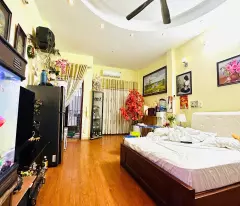 Bán nhà riêng tại Ngõ Thịnh Hào 2,ngõ thông thoáng  Tôn Đức Thắng, Đống Đa, Hà Nội, 47m2, 6 Tầng,
