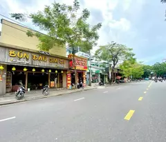 Bán nhà 2 tầng kiệt xe ba gác Nguyễn Huệ sát mặt tiền - Gần Hai Bà Trưng , Vĩnh Ninh , TP Huế ✅