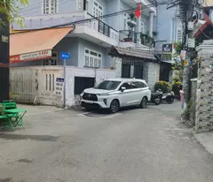 Bán nhà mặt phố trung tâm kinh doanh Q.9, 120m², 3 tầng btkc 13 tỷ, sổ đỏ. bớt lộc.