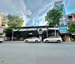 Cho Thuê Nhà Mặt Tiền: 153 Huỳnh Mẫn Đạt - Quận 5 ( 1.300m2 )
