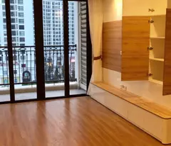 Cho thuê căn hộ 2PN + 1 kho Royal R2 – 130m², full tiện ích, nhận nhà ngay