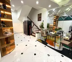 Bán Nhà Hàng Bột, 30m², 5Tầng, Lô Góc, Ngõ Rộng, Sát Phố, Chỉ 5.65 Tỷ