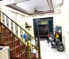 NHÀ ĐẸP Ở NGAY PHỐ NGUYỄN VĂN CỪ -Ô TÔ ĐỖ CỬA-TIỆN ÍCH BẠT NGÀN