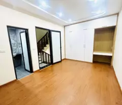 Ô TÔ ĐỖ CỬA – NGÕ THÔNG 2 ĐẦU – GẦN PHỐ CHỈ VÀI BƯỚC
CHÍNH LÀ NHÀ PHỐ NAM DƯ 30M2, 5 TẦNG, CHỈ