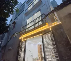 Bán nhà Lĩnh Nam giá 6.75 tỷ, diện tích 31m2, 5 tầng, mặt tiền 6.6m