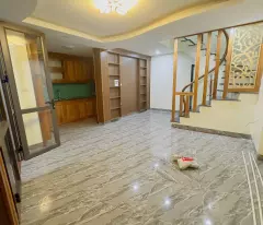 Bán nhà Lĩnh Nam giá 6.75 tỷ, diện tích 31m2, 5 tầng, mặt tiền 6.6m