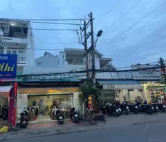Nhà mặt tiền Đỗ Xuân Hợp, 2 tầng, 140m2, ngang 6.5m, kinh doanh sầm uất, 15 tỷ