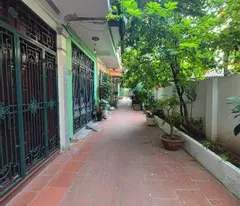 Nhà đẹp 5 tầng, 75m2, mặt tiền 5m, đang cho thuê KD 300tr/năm - phố Hoàng Hoa Thám - Ba Đình - giá