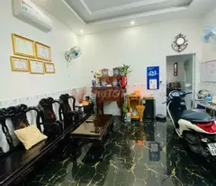 Nhà HXH đường Làng tăng phú DT 71m cấp 4