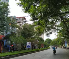 Lạc Long Quân, ngõ thông, oto tránh, 2 thoáng, 34 m2, 5 tầng, giá chỉ 17 tỷ
