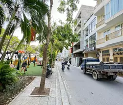 Bán nhà mặt phố Nhật Chiêu 110m2, 5T thang máy, MT6.6m view Hồ Tây cực đẹp giá 72 tỷ