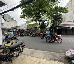Cho thuê nhà nguyên căn 3 tầng + 1 trệt + 1 sân thượng