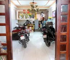 Cho thuê nhà nguyên căn 3 tầng + 1 trệt + 1 sân thượng