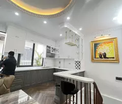 BÁN NHÀ TRUNG TÂM CẦU GIẤY 7 TẦNG THANG MÁY Ô TÔ TRÁNH THANG MÁY XỊN KINH DOANH VĂN PHÒNG GIÁ 28 TỶ
