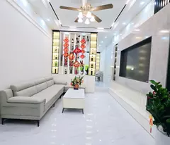 Nhà đẹp ở ngay phố Kim GIang, 45m2, 4 tầng, gần phố, 15m ra ô tô tải, Kinh doanh. Giá chỉ 11 tỷ