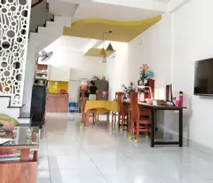 Nhà Đẹp 3 tầng, Xe Hơi Ngủ Trong nhà , DTsd 136m2, ở ngay, Thủ Đức, Giá chỉ 4ty nhỉnh.