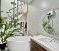 Nhà đẹp 3 tầng ngang 6m gần biển Mỹ Khê,dòng tiền 25 triệu tháng -Giá chỉ 9,5 tỷ.