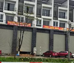 Nhà 4 tầng xây mới Siêu VIP, mặt phố Nguyễn Tất Thành 110m2, thông sàn, Vĩnh Yên, Vĩnh Phúc