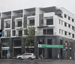 Nhà 4 tầng xây mới Siêu VIP, mặt phố Nguyễn Tất Thành 110m2, thông sàn, Vĩnh Yên, Vĩnh Phúc