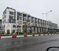 Nhà 4 tầng xây mới Siêu VIP, mặt phố Nguyễn Tất Thành 110m2, thông sàn, Vĩnh Yên, Vĩnh Phúc