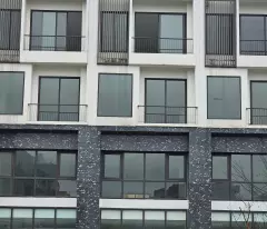 Nhà 4 tầng xây mới Siêu VIP, mặt phố Nguyễn Tất Thành 110m2, thông sàn, Vĩnh Yên, Vĩnh Phúc