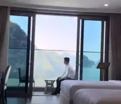 mặt biển Vân Đồn thuộc KĐT Du lịch và Bến cảng cao cấp Ao Tiên, huyện Vân Đồn, tỉnh Quảng Ninh