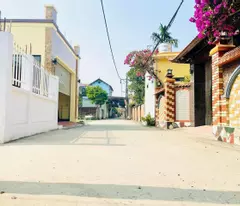 Đất tại Cấn Thượng- quốc oai
Chính chủ gửi bán lô góc 70m2
Mặt tiền 2 bên là gần 8m và