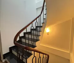 Chính chủ cần bán nhà đẹp tại Lê Trọng Tấn ngõ rộng ô tô nở hậu