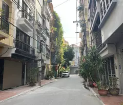 Duy nhất! Phân lô Hoàng Quốc Việt, 7 chỗ vào nhà, 65m2 sổ, 17.3 tỷ, mặt tiền 5m