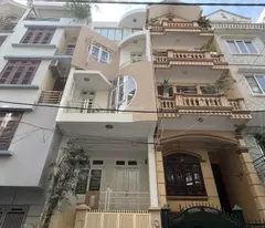 Duy nhất! Phân lô Hoàng Quốc Việt, 7 chỗ vào nhà, 65m2 sổ, 17.3 tỷ, mặt tiền 5m