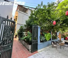 BÁN ĐẤT MẶT PHỐ QUẢNG KHÁNH – VIEW HỒ TÂY – 100M²
 • Diện tích: 100m² (10x10m)
 • Vị trí: Mặt phố