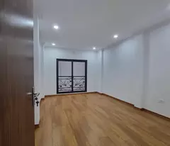 Bán Nhà: Tựu Liệt, 40m2, 5 tầng, gần bãi xe, oto cổng, ô chờ thang máy. hơn 5 tỷ