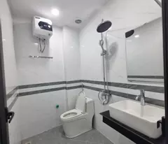 Bán Nhà: Tựu Liệt, 40m2, 5 tầng, gần bãi xe, oto cổng, ô chờ thang máy. hơn 5 tỷ