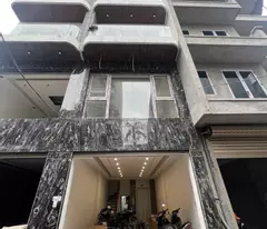 Cần Tiền bán gấp nhà tại tư đình long biên hà nội . nhà 7 tầng thang máy và đang hoàn thiện .