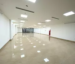 Cho Thuê Tòa Văn Phòng 9 Tầng MP Hoàng Ngân. DT 210m2.MT 12.15m.Vị Trí Lô Góc. Giá 400tr/th